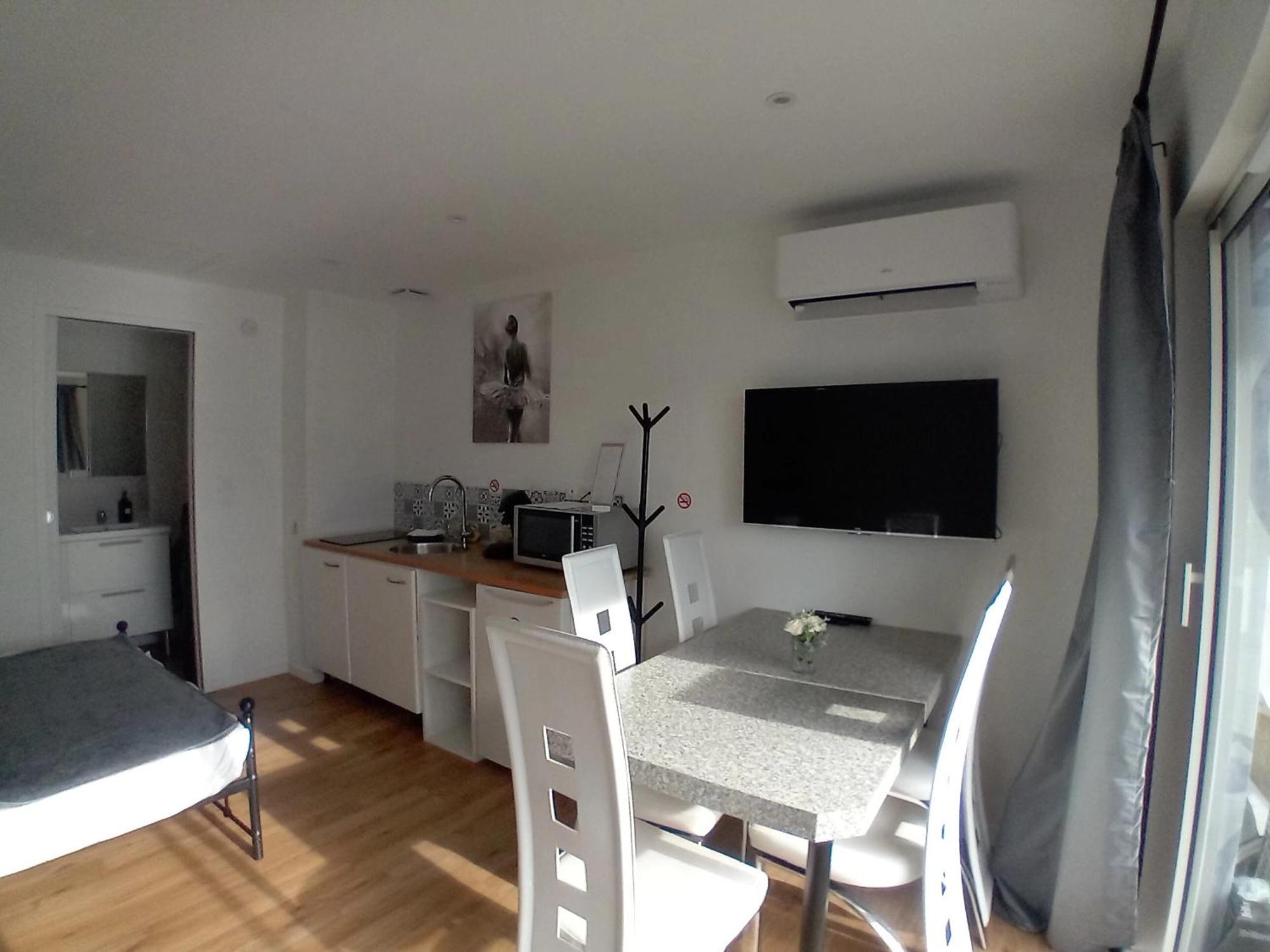 Appart'Hotel Le Clos Lassagne A Brignais - Lyon Sud Bagian luar foto